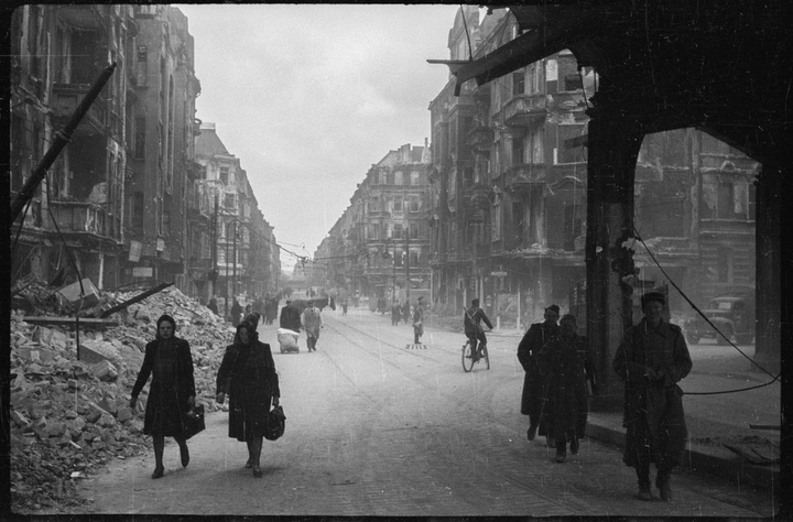 德国；纳粹；二战；二战振兴；二战后德国