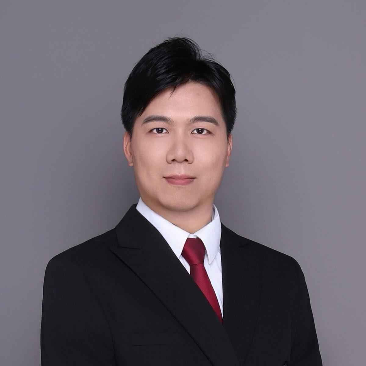 詹镇鹏，香港中文大学中国艺术史博士，现任中山大学历史学系（珠海）副教授，研究方向为明清中国艺术史、物质文化与鉴藏史，擅长从动态的历史语境中考察文物的“生命史”。